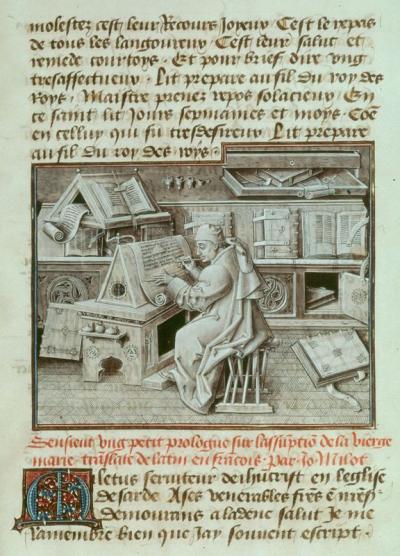 De beroemde kopiist en vertaler Jean Mièlot aan het werk, omringd door boeken en alles wat hij nodig heeft bij het schrijven. Meer over Mièlot en het werk van een kopiist in het scriptorium.  Hs. Parijs, Bibliothèque nationale de France, ms. fr. 9198, f. 19r.