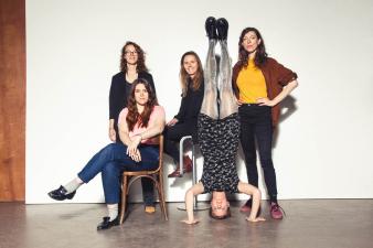 V.l.n.r.: Nina Polak, Alma Mathijsen, Maartje Wortel, Niña Weijers, Hanna Bervoets. 