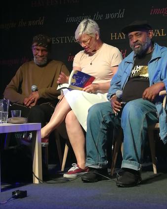 Christine Otten tijdens een optreden op het festival Hay on Wey met The Last Poets